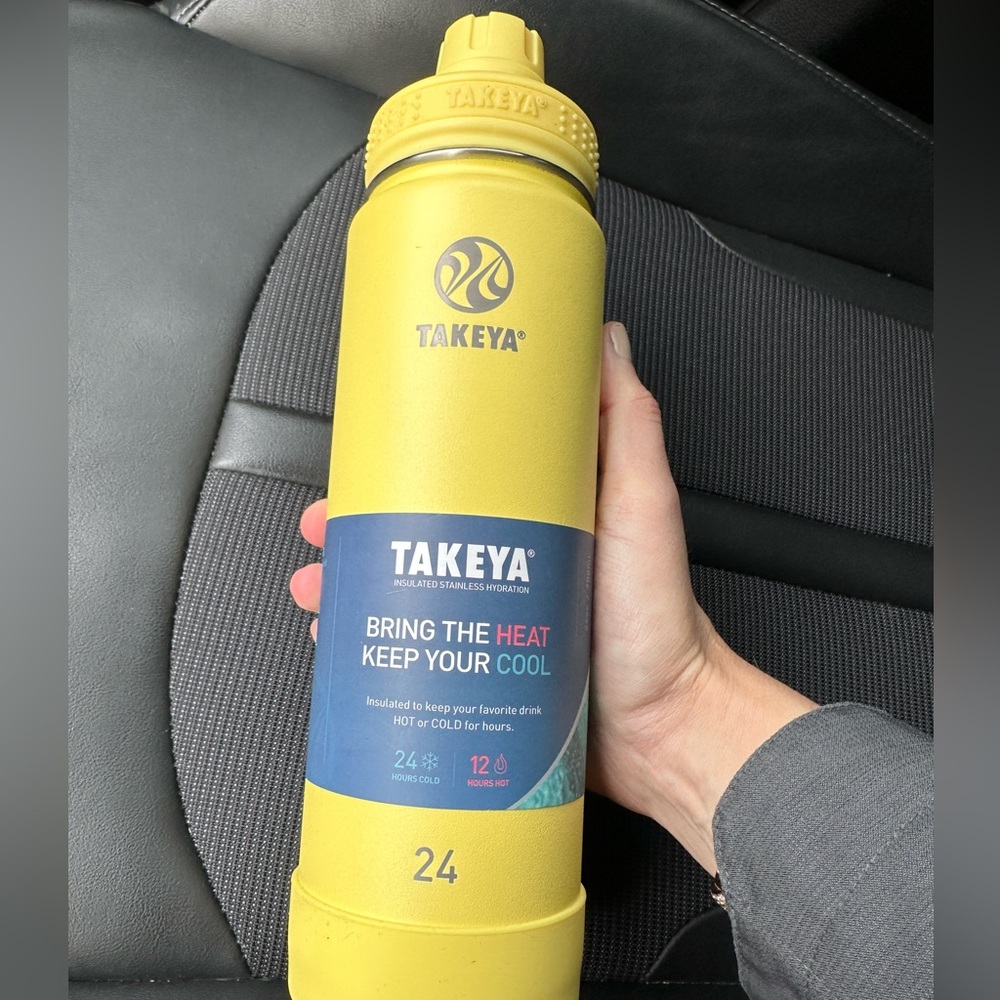 Takeya 24oz water bottle